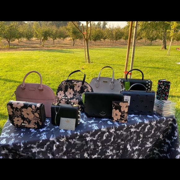 Meet your Posher, Michelle - Picture 1 of 1